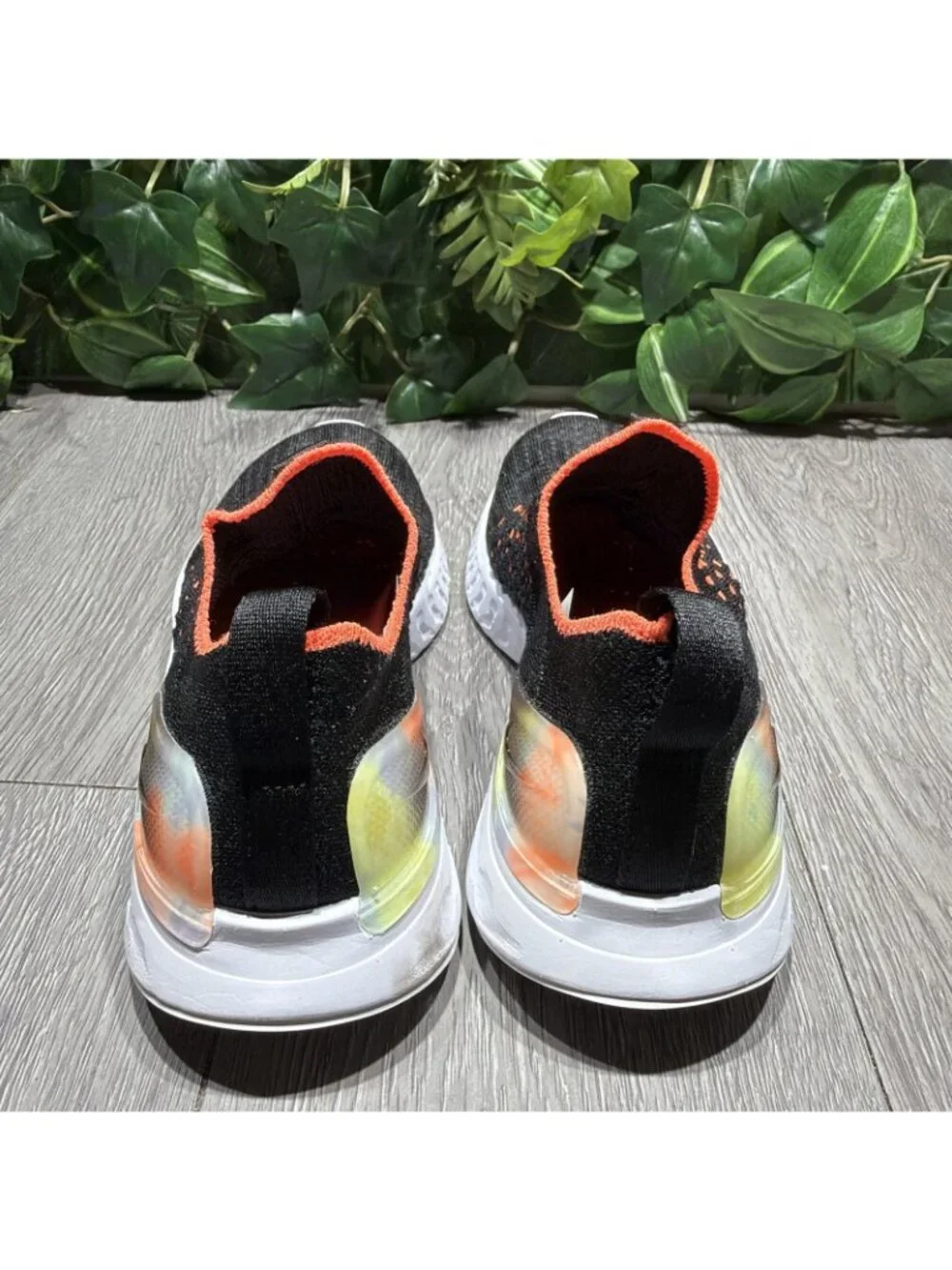 NIKE REACT DD9668-001 Black Coral Slip On Athletic Shoes Womens Size 6 - Picture 5 of 10
